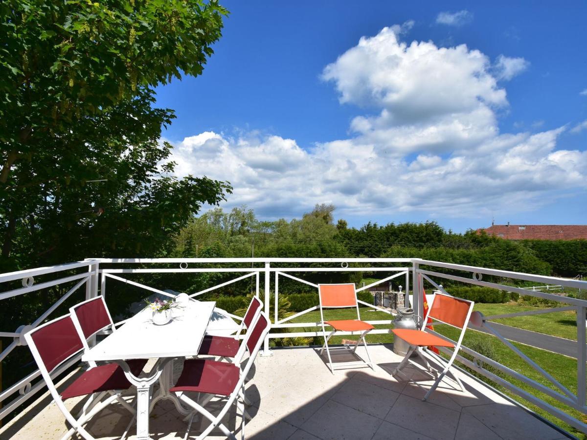 Superb Holiday Home Near The Beach Quinéville Rum bild