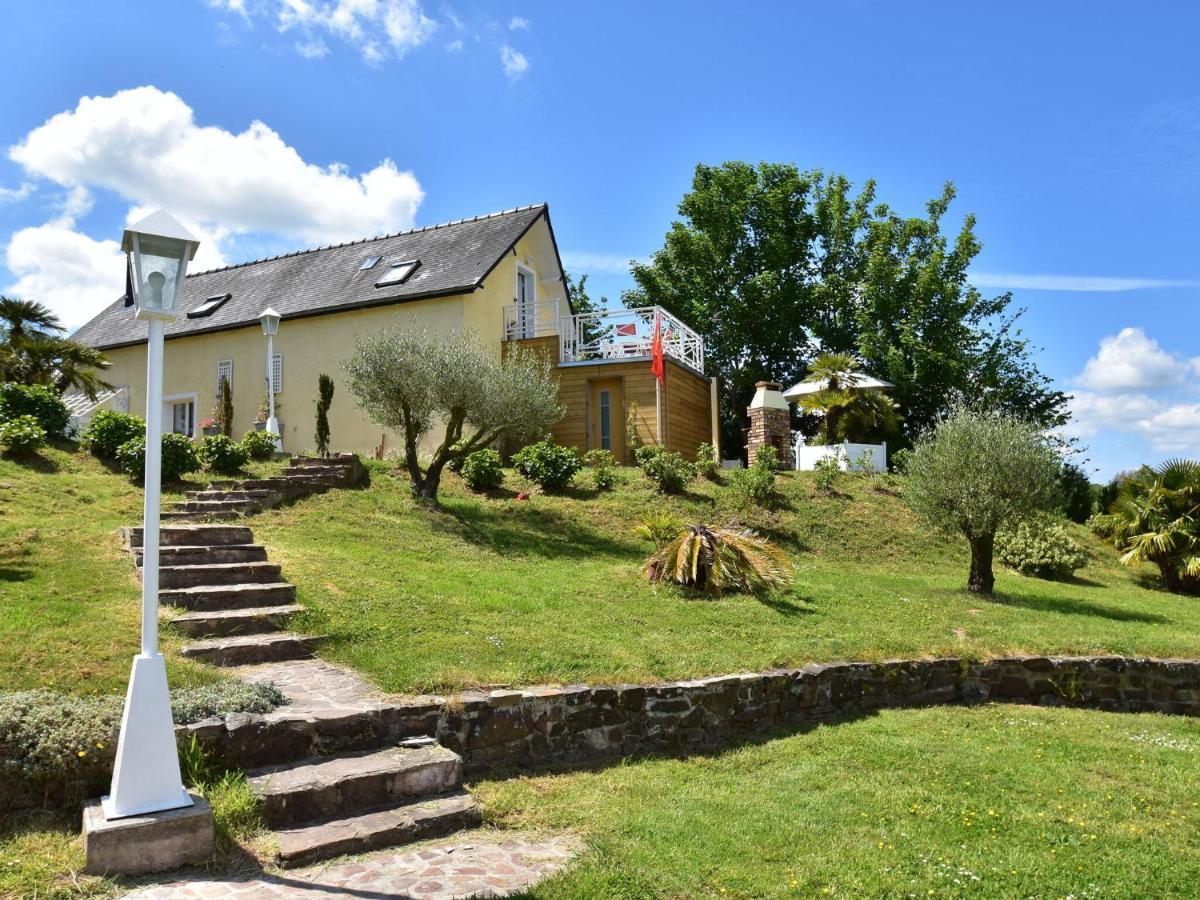 Superb Holiday Home Near The Beach Quinéville Exteriör bild