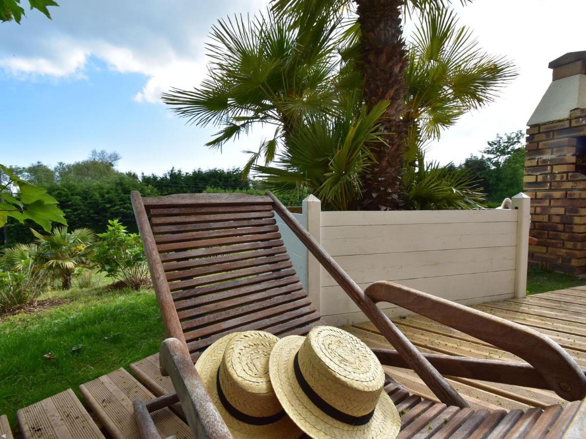 Superb Holiday Home Near The Beach Quinéville Exteriör bild