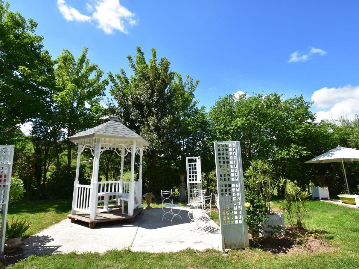 Superb Holiday Home Near The Beach Quinéville Exteriör bild