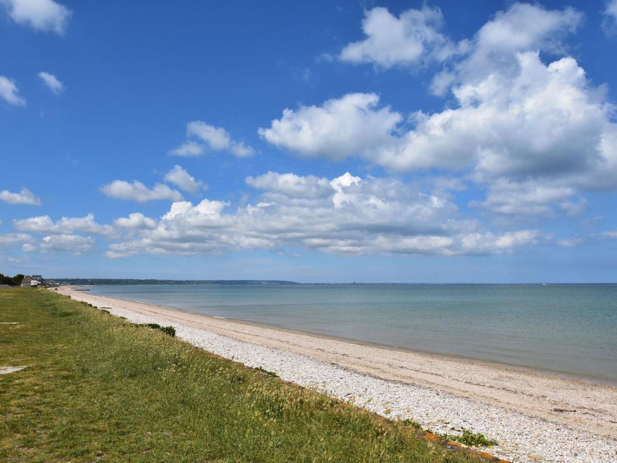 Superb Holiday Home Near The Beach Quinéville Exteriör bild