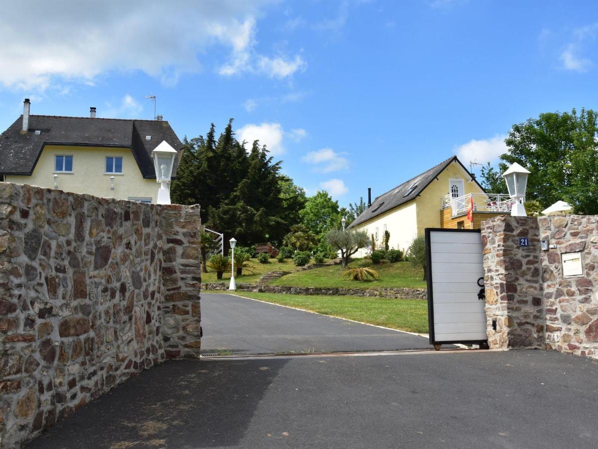Superb Holiday Home Near The Beach Quinéville Exteriör bild