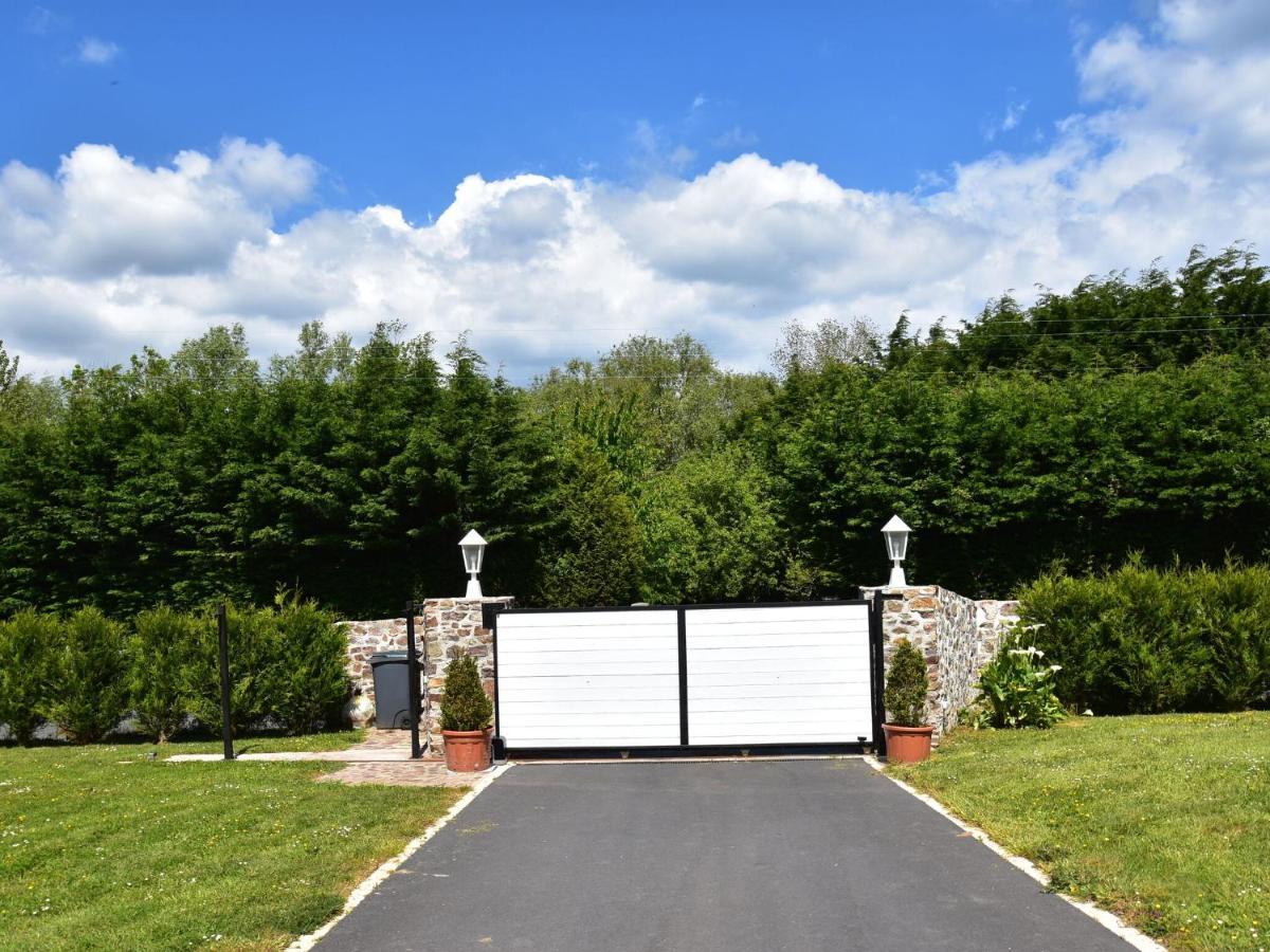 Superb Holiday Home Near The Beach Quinéville Exteriör bild