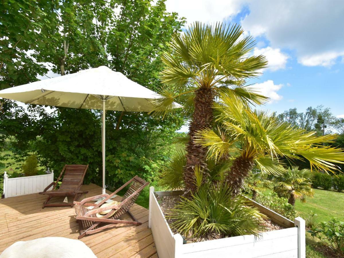 Superb Holiday Home Near The Beach Quinéville Exteriör bild