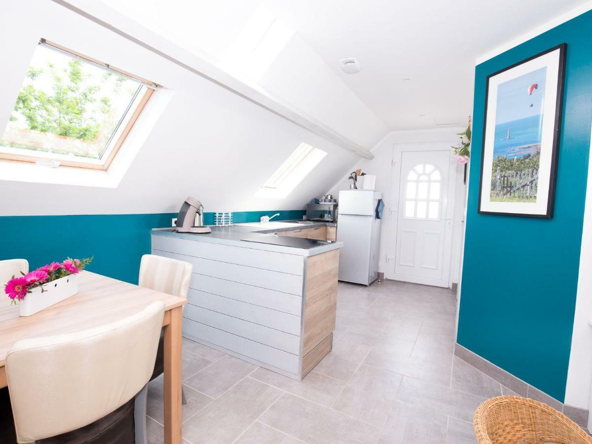 Superb Holiday Home Near The Beach Quinéville Exteriör bild