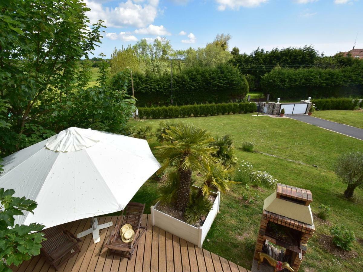 Superb Holiday Home Near The Beach Quinéville Exteriör bild